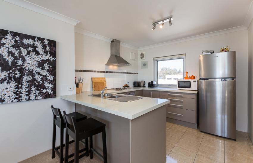 Golden Sands Beach Apartment - Kitchen - holiday accommodation rentals for short  term stays in Perth