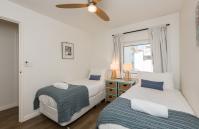 Cottesloe Blue Apartment - Bathroom - holiday accommodation rentals for short term stays in Perth