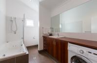 North Cottesloe Cottage - Bathroom - holiday accommodation rentals for short term stays in Perth