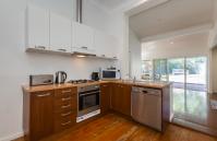North Cottesloe Cottage - Kitchen - holiday accommodation rentals for short term stays in Perth